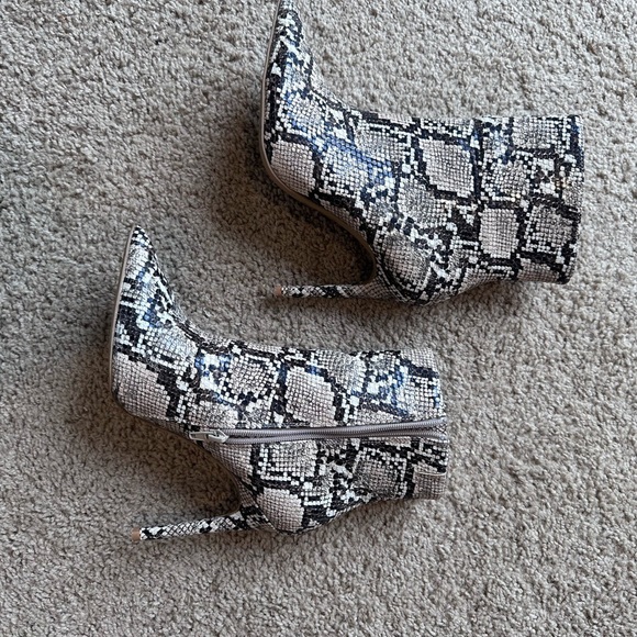Express Shoes - Express Snakeskin Ankle Boots